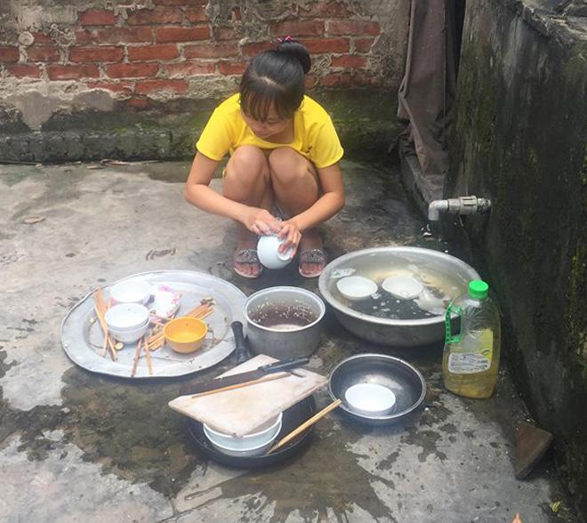 bua com chan mam va thit mo cua 3 dua tre khong cha o hai duong - 4