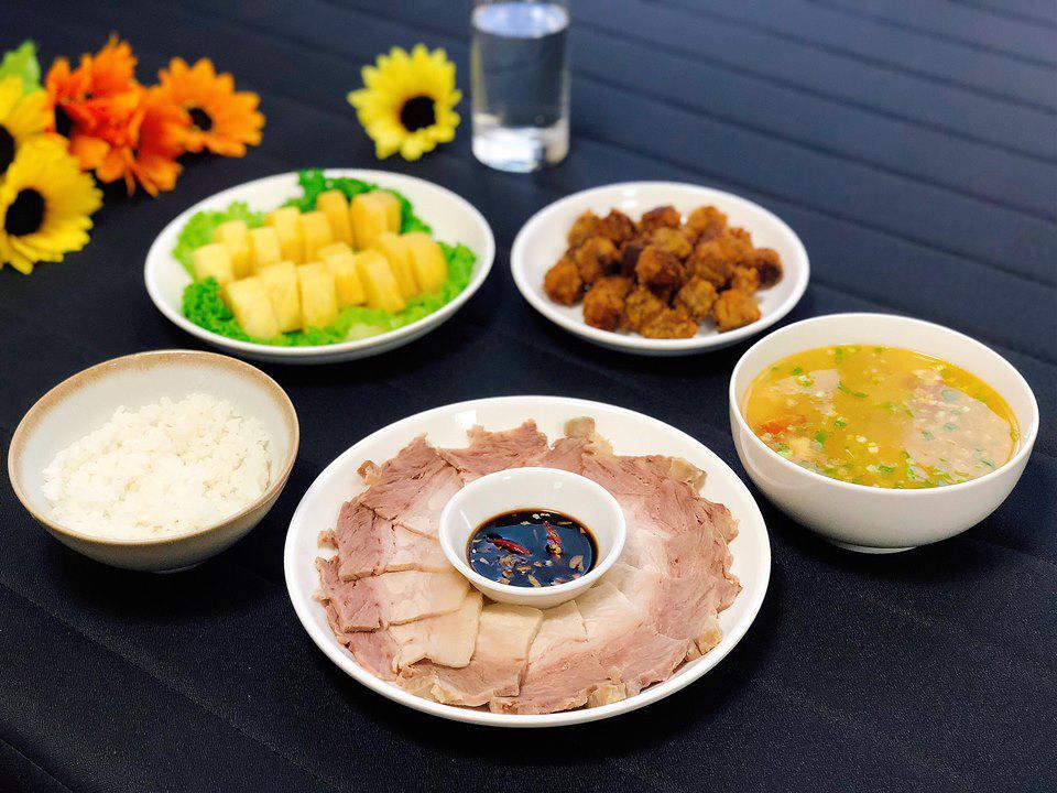 nau com 1 minh nhu nha 5 nguoi, 9x duoc dan mang khen "ai lay duoc vo nay tot qua" - 8