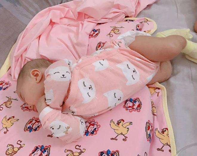 khong giau mat con nhung tu vi luon co 'luat' che chan ngam moi khi chup anh - 9