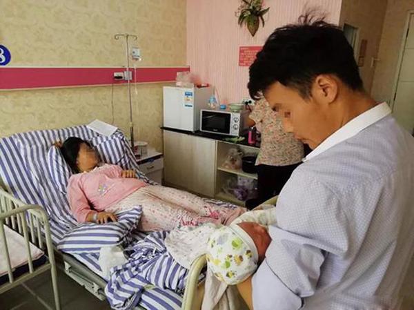 sieu am mang thai doi, len ban sinh me chi de ra mot con, mot dua tre nua o dau? - 1