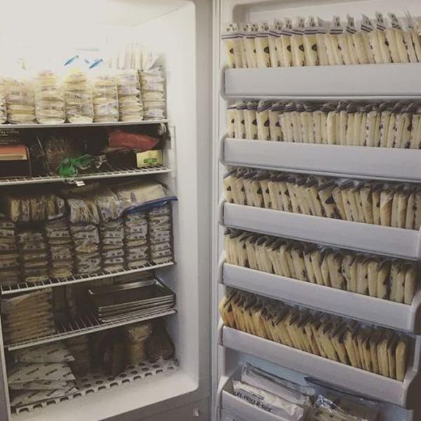 mac benh co qua nhieu sua, me bien minh thanh "bo sua", tang gan 500 lit cho nguoi la - 2