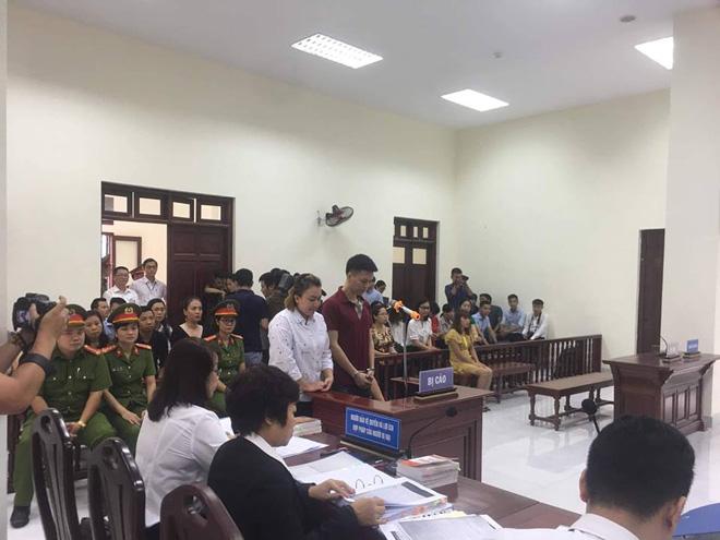 rung minh loi tuong trinh cua bo ruot va me ke khi dung roi sat danh con trai 10 tuoi - 4