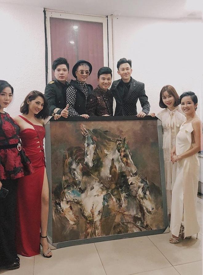 sao viet 24h: nu danh hai thuy nga xuc dong nghen ngao voi mon qua cua con gai 7 tuoi - 7