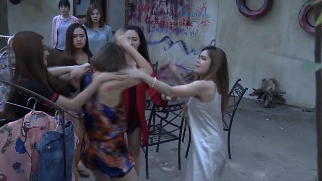 vua tro lai, quynh bup be da dong thai phai nhap vien de gap - 6