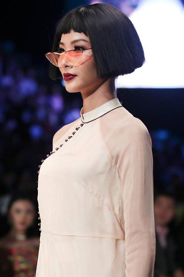 vuot mat ca h'hen nie, hoang thuy chat phat ngat voi kieu toc moi ca tinh - 15