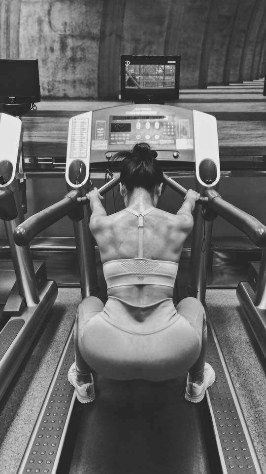 amp;#34;Lác mắtamp;#34; trước video cởi áo khoe thân hình nóng bỏng ở tuổi 35 của ca sĩ Phương Linh - 2