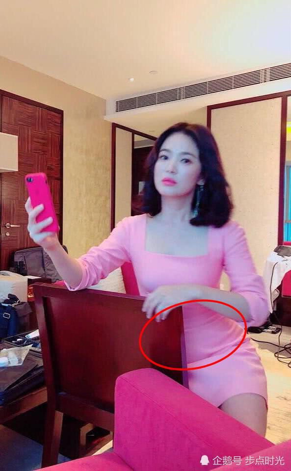 Đến hẹn lại lên, Song Hye Kyo cứ mỗi lần lộ diện là lại dính tin có bầu - 3