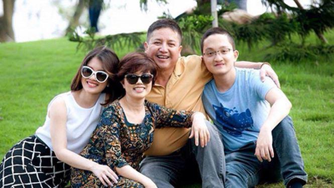 ngoc huyen va bi quyet "giu lua" tinh yeu voi chi trung suot 40 nam qua - 2