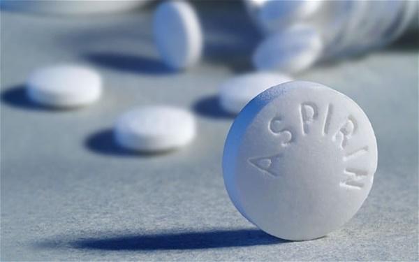 thu nem vai vien aspirin vao may giat, hom sau ban se khong tin vao mat khi thay ket qua - 2
