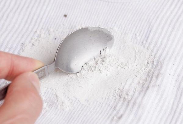 thu nem vai vien aspirin vao may giat, hom sau ban se khong tin vao mat khi thay ket qua - 3