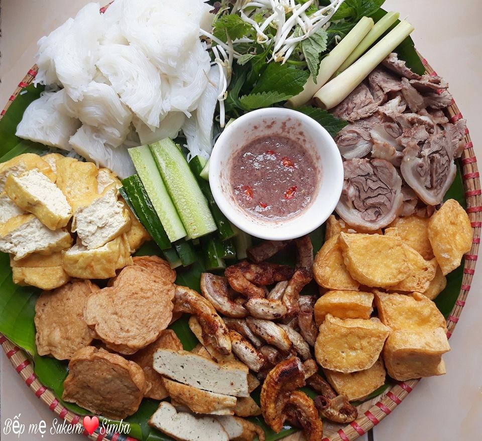 vo 14 nam nau com ngon, chong chang chiu khen nhung giau diem suot ngay len khoe dong nghiep - 3