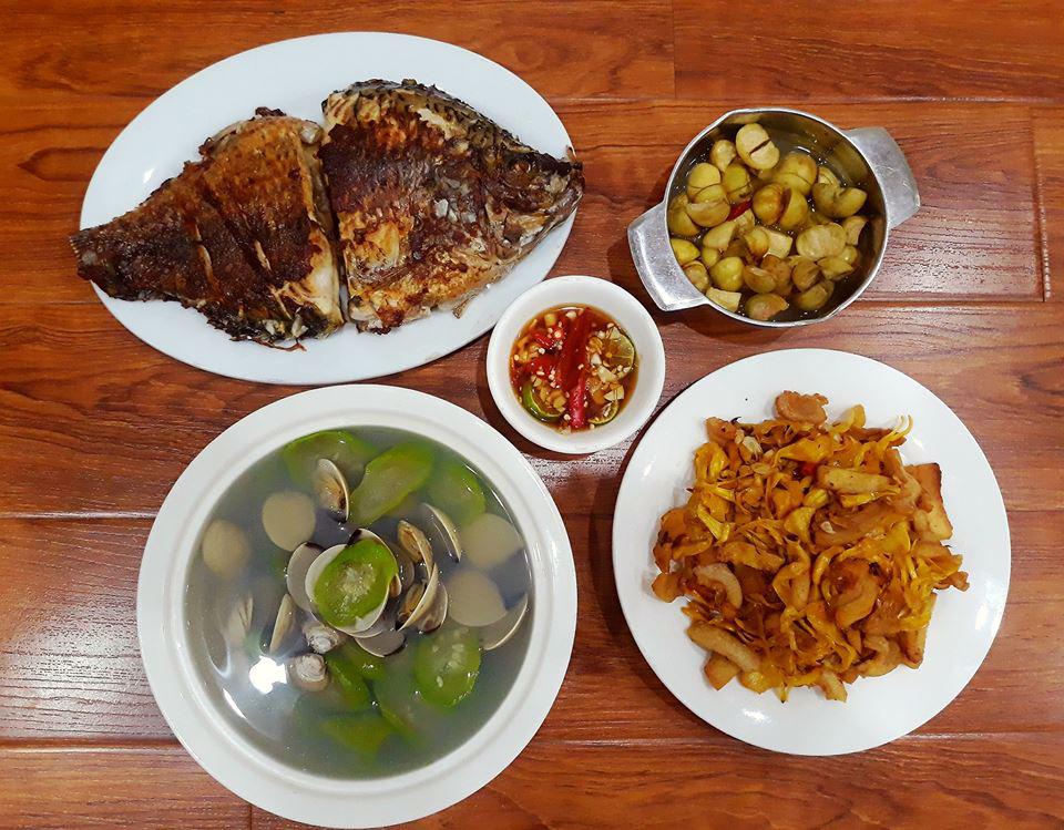 vo 14 nam nau com ngon, chong chang chiu khen nhung giau diem suot ngay len khoe dong nghiep - 11