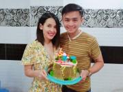 Giải trí - Kỷ niệm 5 năm yêu, Tú Vi - Văn Anh: "Đứa đang ngồi hút sữa, đứa kia cho con bú"