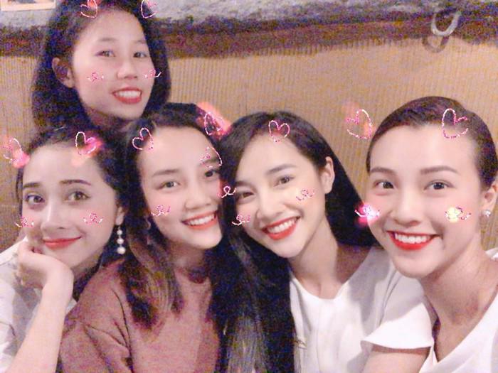 Hội bạn thân lâu năm của showbiz Việt: Nhóm toàn người giàu, nhóm giống hệt nhau! - 13