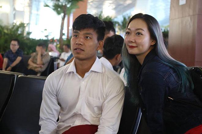 Trực tiếp U23 VN về nước: Thầy trò Park Hang-Seo đến Mỹ Đình, CĐV reo hò gọi tên cầu thủ - 7