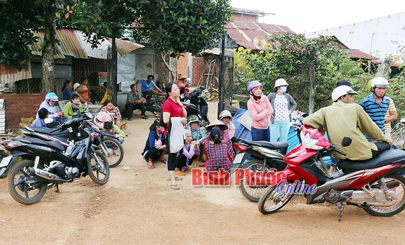 Bình Phước: Phát hiện cặp vợ chồng tử vong từ tiếng trẻ con khóc - 2