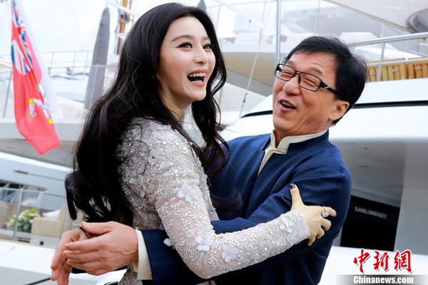 Phạm Băng Băng sang Mỹ làm đơn xin tị nạn, Thành Long là người amp;#34;xúi giụcamp;#34;? - 3