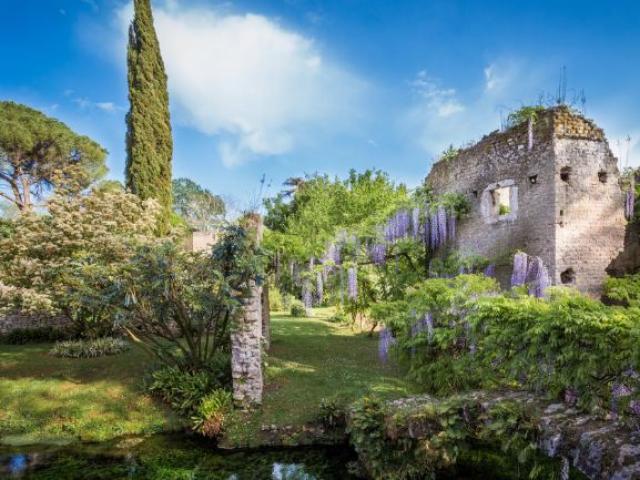 Không ai ngờ những ngôi làng xinh đẹp này lại ẩn chứa nhiều chuyện rùng rợn tới vậy