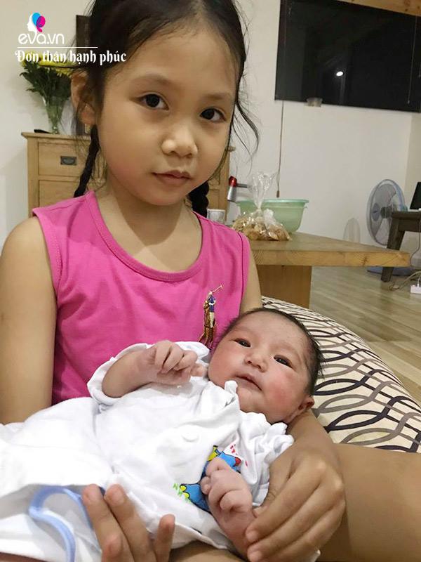 Bố đơn thân Trình Tuấn bất ngờ có con thứ 2, đang tất tả chăm vợ đẻ ở Từ Dũ - 3