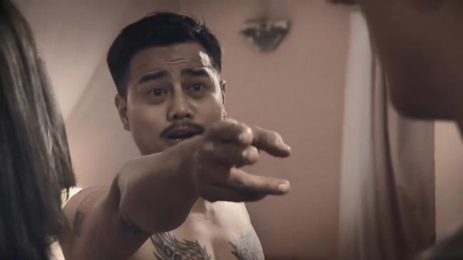 Cay đắng cuộc đời soái ca Quỳnh Búp Bê: Lấy amp;#34;caveamp;#34; làm vợ còn hơn lấy vợ về làm amp;#34;caveamp;#34; - 5