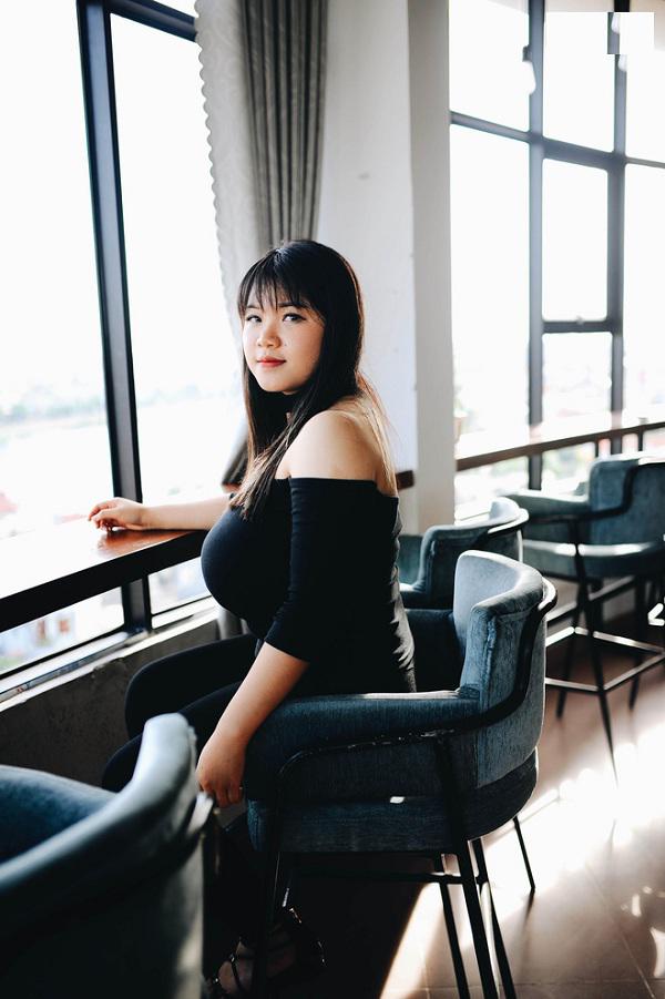 Đâu chỉ nữ sinh Hải Dương, những mỹ nhân này cũng dao kéo thu nhỏ vòng 1 đấy! - 2