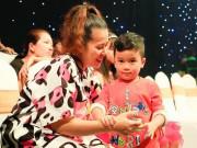 Giải trí - Vợ Hoàng Mèo “bầu vượt mặt” xuất hiện cùng con trai Mì Gói kháu khỉnh