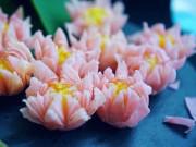 Bếp Eva - Gái xinh gợi ý cách làm bánh Trung thu hoa sen chiên ngàn lớp đẹp mê mẩn, hút nghìn like