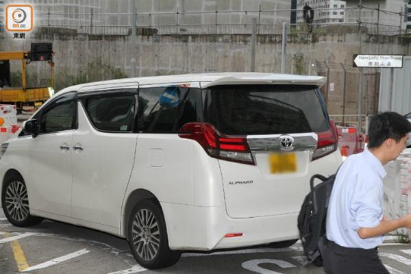 Ngôi sao 24/7: Gia đình Beck-Vic cùng lên tạp chí nhưng thần thái của Harper mới gây chú ý - 9