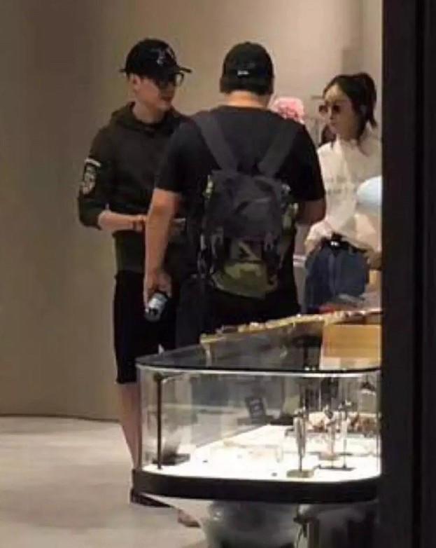 Phát mệt với Nữ Vương Nữ Nhi Quốc và Đường Tăng: Lộ ảnh hẹn hò nhưng không chịu thừa nhận - 1