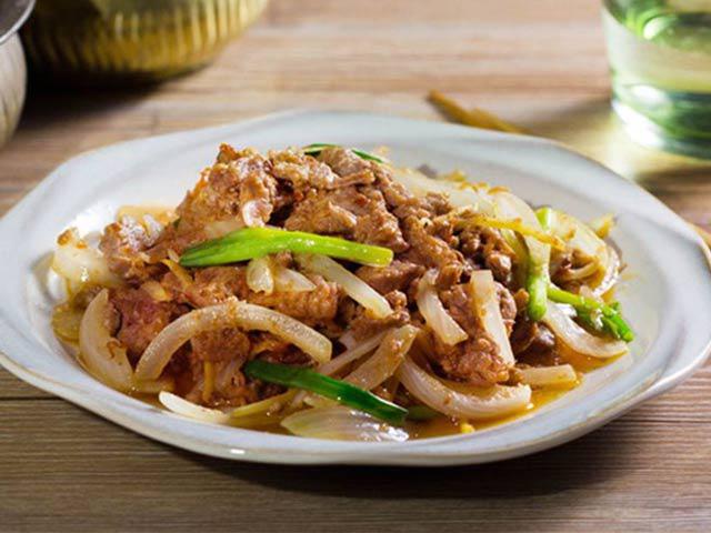 Hướng dẫn cách làm thịt bò xào hành tây đơn giản ngon đúng điệu
