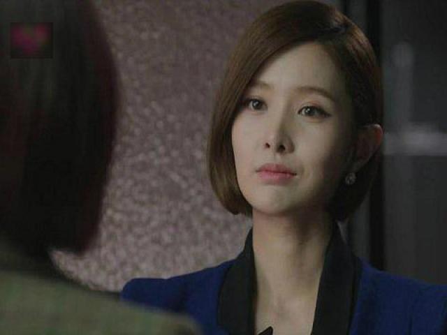 Ngày đi đánh ghen, vừa nhìn thấy cô bồ của chồng, tôi cười khẩy rồi quay lưng ra về