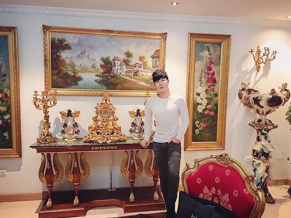 Bất ngờ với căn hộ xa hoa như cung điện ở 2 miền của nam ca sĩ Nathan Lee - 13