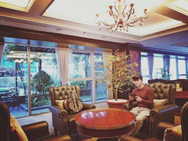 Bất ngờ với căn hộ xa hoa như cung điện ở 2 miền của nam ca sĩ Nathan Lee - 4