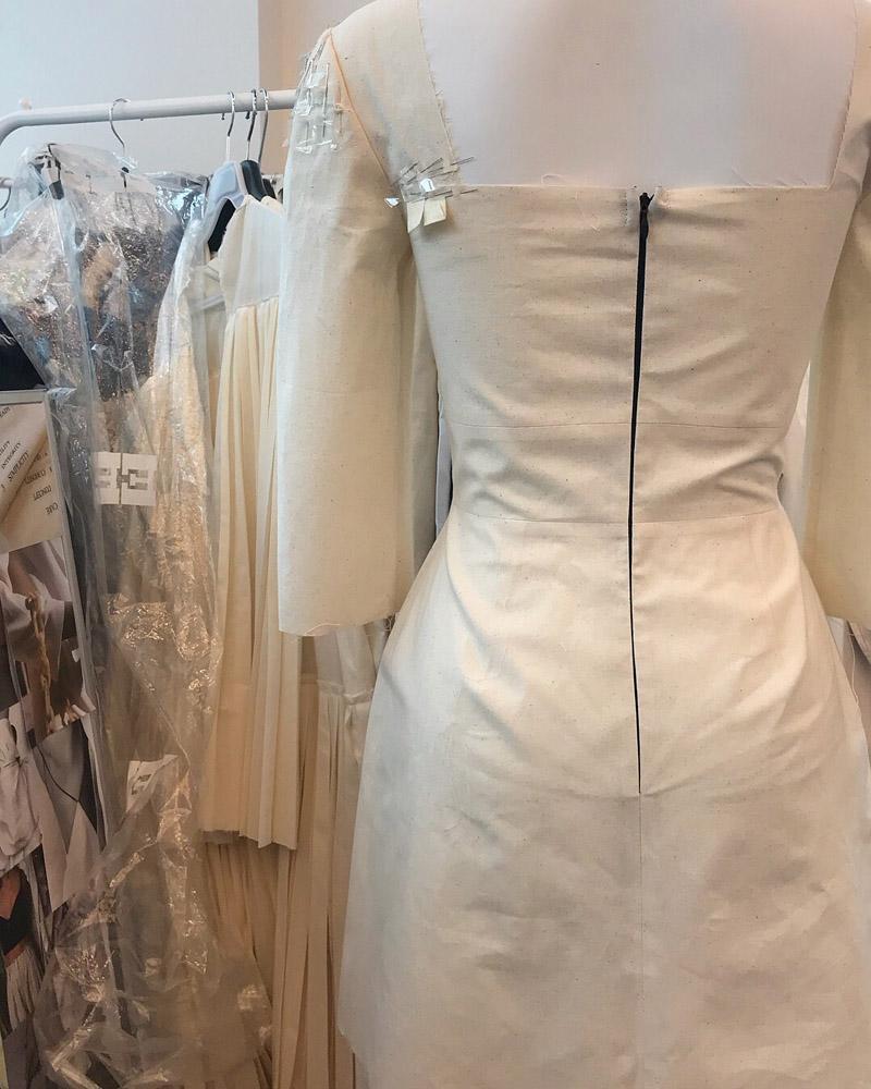 Nhìn tưởng giản dị, ai ngờ váy áo của Song Hye Kyo đều đặc biệt không ai ngờ - 4