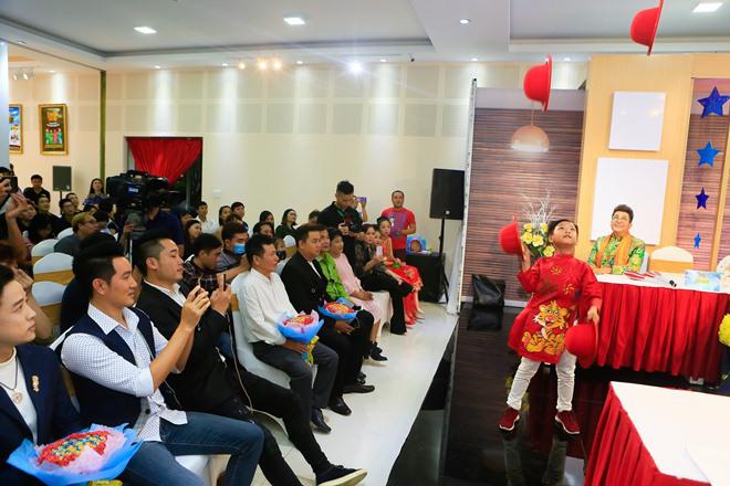 Hồng Vân khóc nhớ cố nghệ sĩ Khánh Nam sau 1 năm người bạn đột ngột qua đời - 14