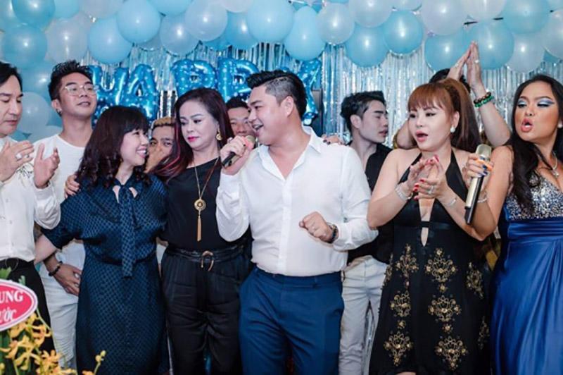 Lê Giang amp;#34;đụng độamp;#34; Duy Phương sau scandal tố bị chồng cũ ném từ cầu thang xuống đất - 4