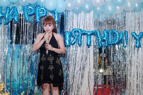 Lê Giang amp;#34;đụng độamp;#34; Duy Phương sau scandal tố bị chồng cũ ném từ cầu thang xuống đất - 2