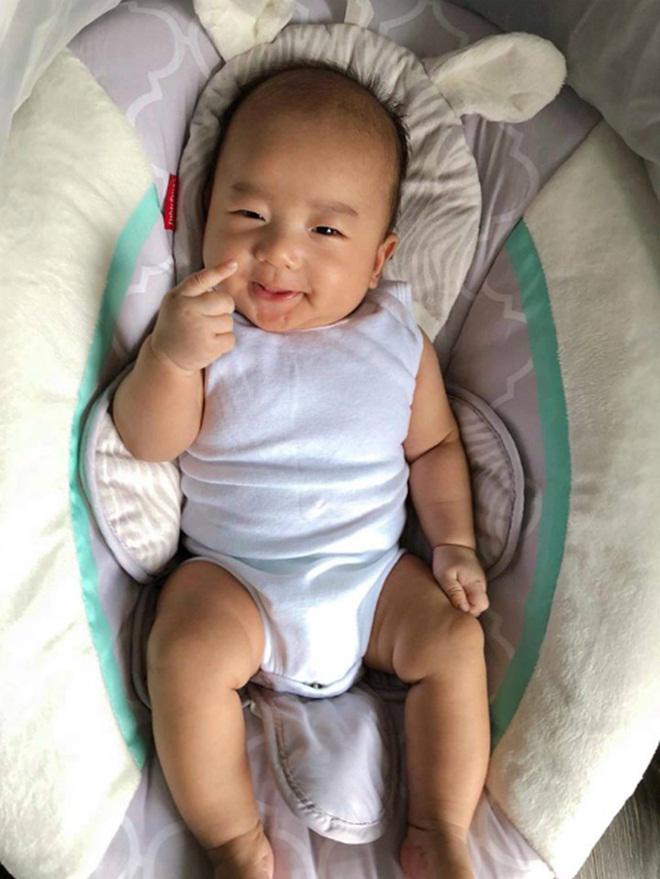 Sao Việt 24h: amp;#34;Cười sặcamp;#34; với bức chân dung con gái lém lỉnh của Huy Khánh vẽ bố - 5