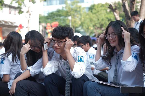 Trang điểm mùa tựu trường: Các hot girl ngày ấy - bây giờ khác nhau như thế nào? - 10