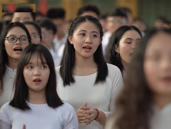 Trang điểm mùa tựu trường: Các hot girl ngày ấy - bây giờ khác nhau như thế nào? - 17