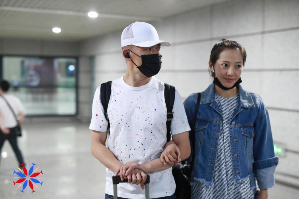 bat gap vo "vua can long" mat moc xinh dep nam chat tay chong di "chay so" - 1