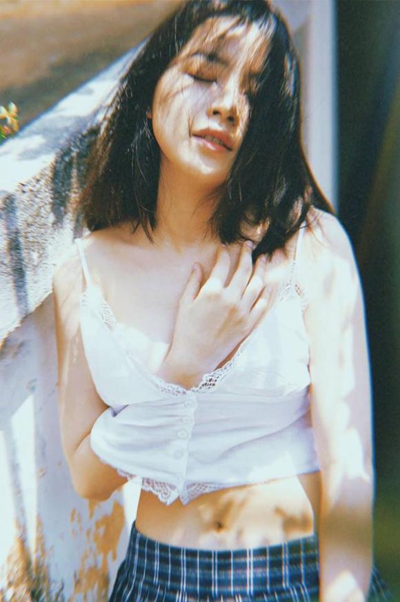 Chipu ngầm khẳng định đã amp;#34;thoát kiếp hotgirlamp;#34; khi tung bộ ảnh không nội y lộ vòng 1 gây sốc - 4