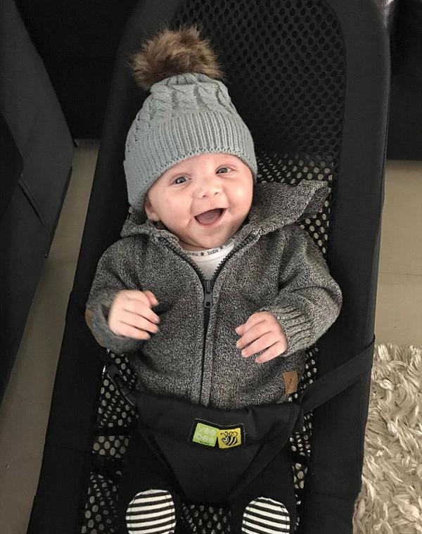 Sinh con khỏe mạnh nhưng vừa đặt bé lên bụng, mẹ đã biết có điều chẳng lành - 3