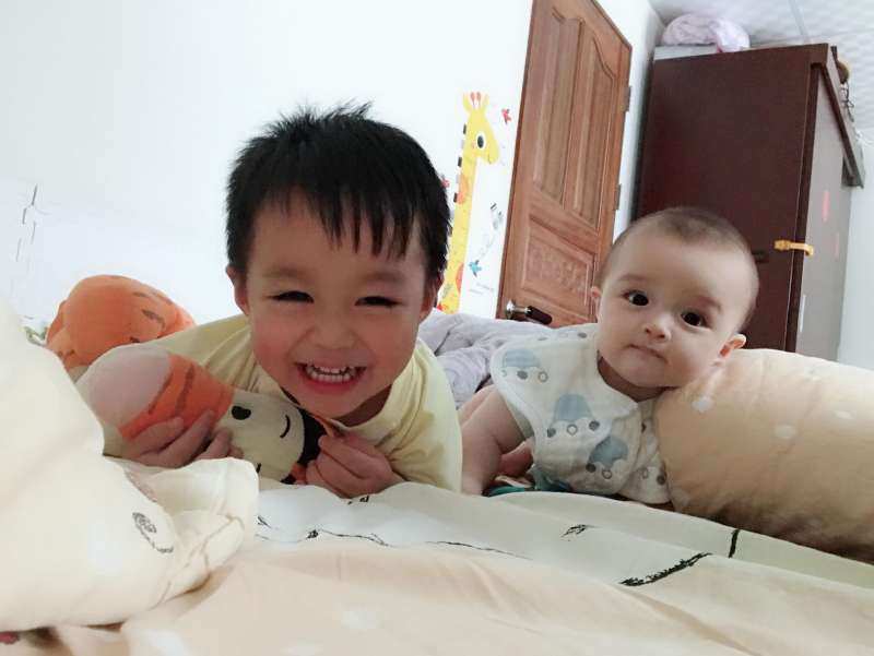Thích con gái nhưng bầu con trai, mẹ choáng khi nhìn mặt con chào đời: đẹp như tiểu tiên nữ - 4