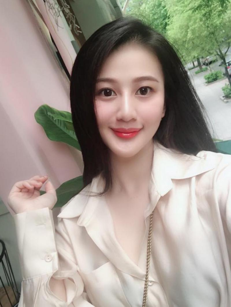 nhan sac va cuoc song cua a hau thai my linh sau dang quang: khong it lan bi &#34;ga gam&#34; - 11