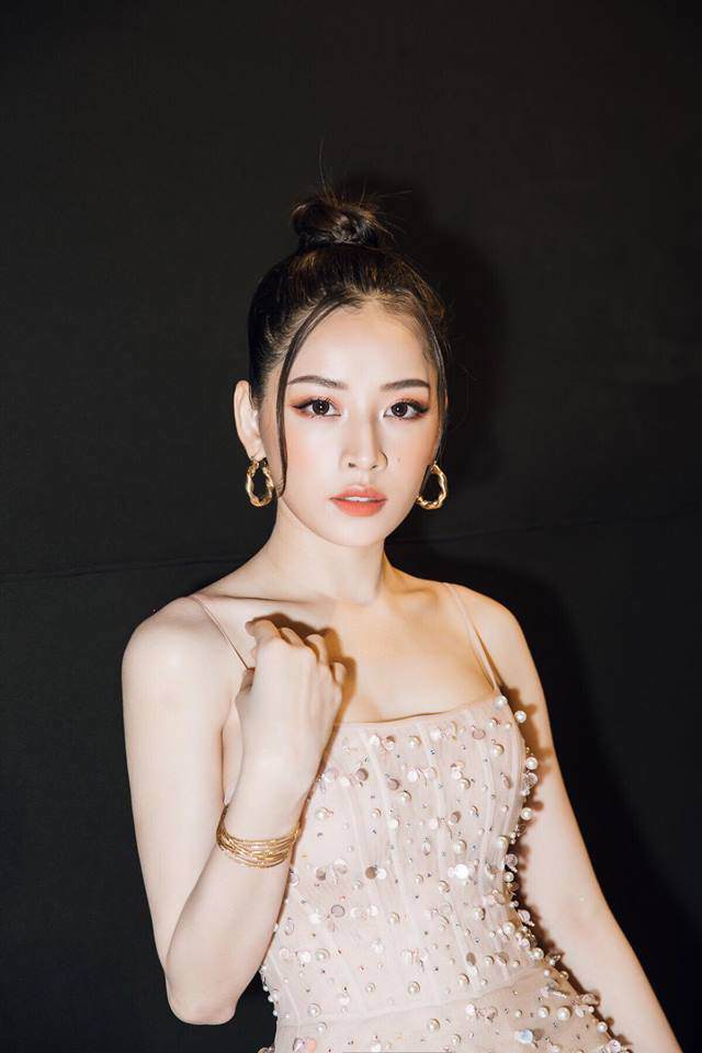 Mải mê khoe amp;#34;núi đồiamp;#34; tròn đầy, Chi Pu lại bị vướng nghi vấn trùng tu vòng 1? - 7