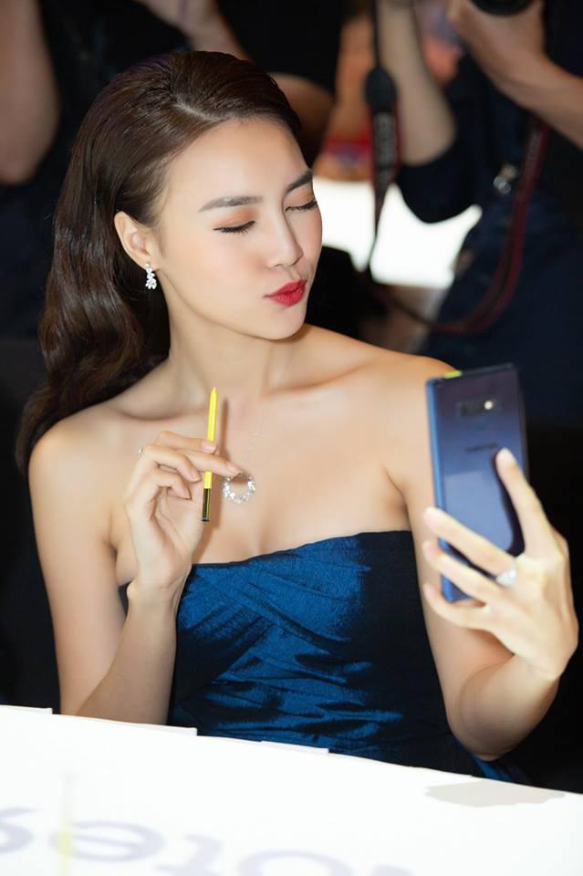 Mở hàng tháng 9: fan tiếp tục không tin Hari Won đẹp... tự nhiên, tiếp theo là Lan Ngọc - 8