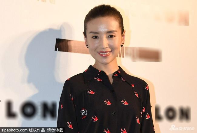 Ngôi sao 24/7: Đang là nữ diễn viên bị ghét nhất TQ, Đổng Khiết tái xuất bị chê xấu, già - 1