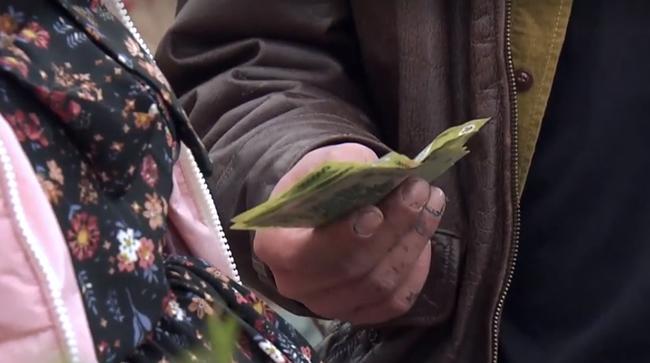 Tiếc tiền mua sữa bầu, Quỳnh Búp Bê khiến các chị em tha hồ amp;#34;bócamp;#34; lỗi - 6