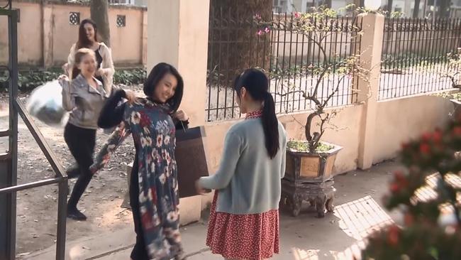 Tiếc tiền mua sữa bầu, Quỳnh Búp Bê khiến các chị em tha hồ amp;#34;bócamp;#34; lỗi - 9